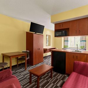 Deluxe Queen Studio Suite Non-Smoking